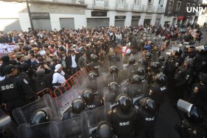 ¡Estallan los ánimos! Taurinos y policías protagonizan escandalosa pelea en el Congreso 2 ¡Estallan los animos Taurinos y policias protagonizan escandalosa pelea en el Congreso