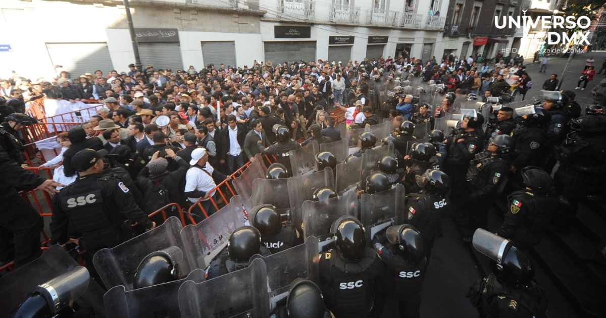 ¡Estallan los animos Taurinos y policias protagonizan escandalosa pelea en el Congreso